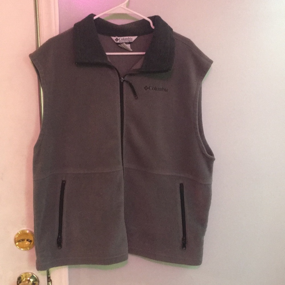 Columbia grey zip up vest